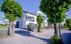 Apartamenty Villa Baltica Rewal - jacuzzi na dachu, wi-fi, parking w cenie